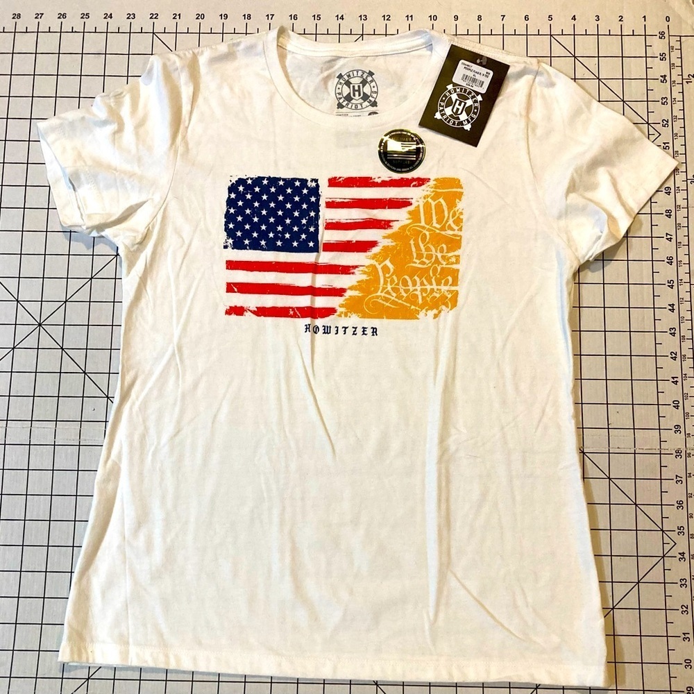 NWT Howitzer Women’s Size‎ XL We The People Flag Tee